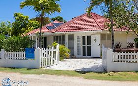 Sea Miracle Villa/Beach Cottage